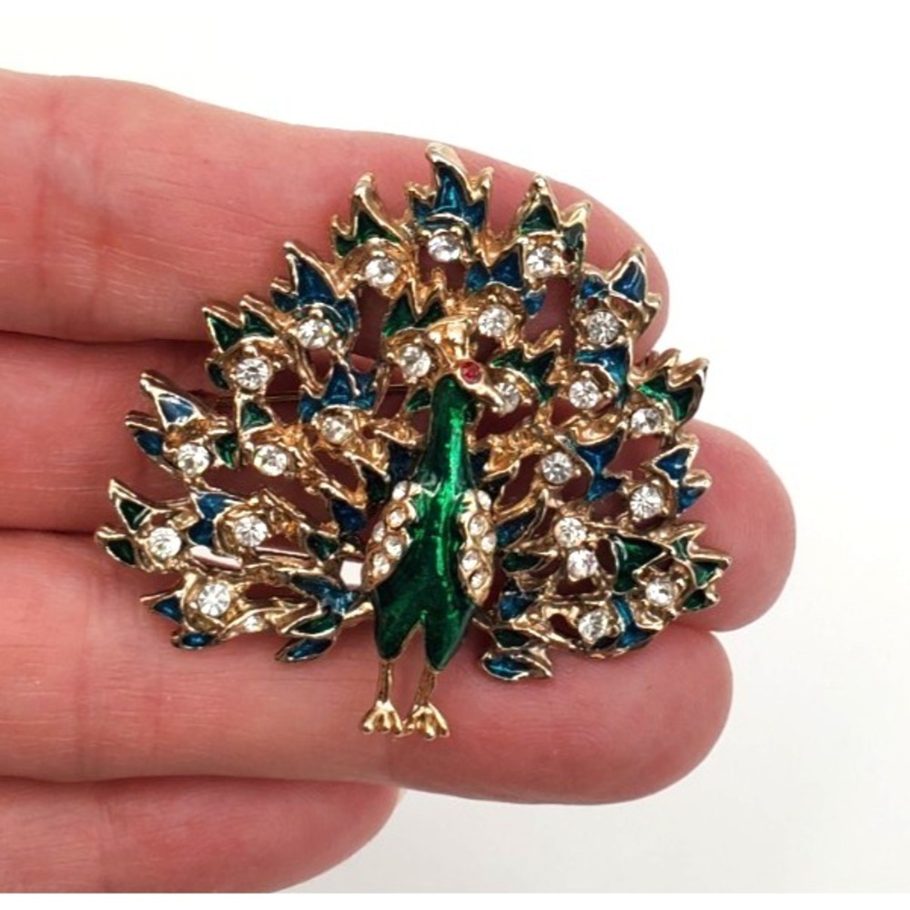 Vintage Peacock Enameled Body Rhinestone Feathers Brooch Pin Gold Tone